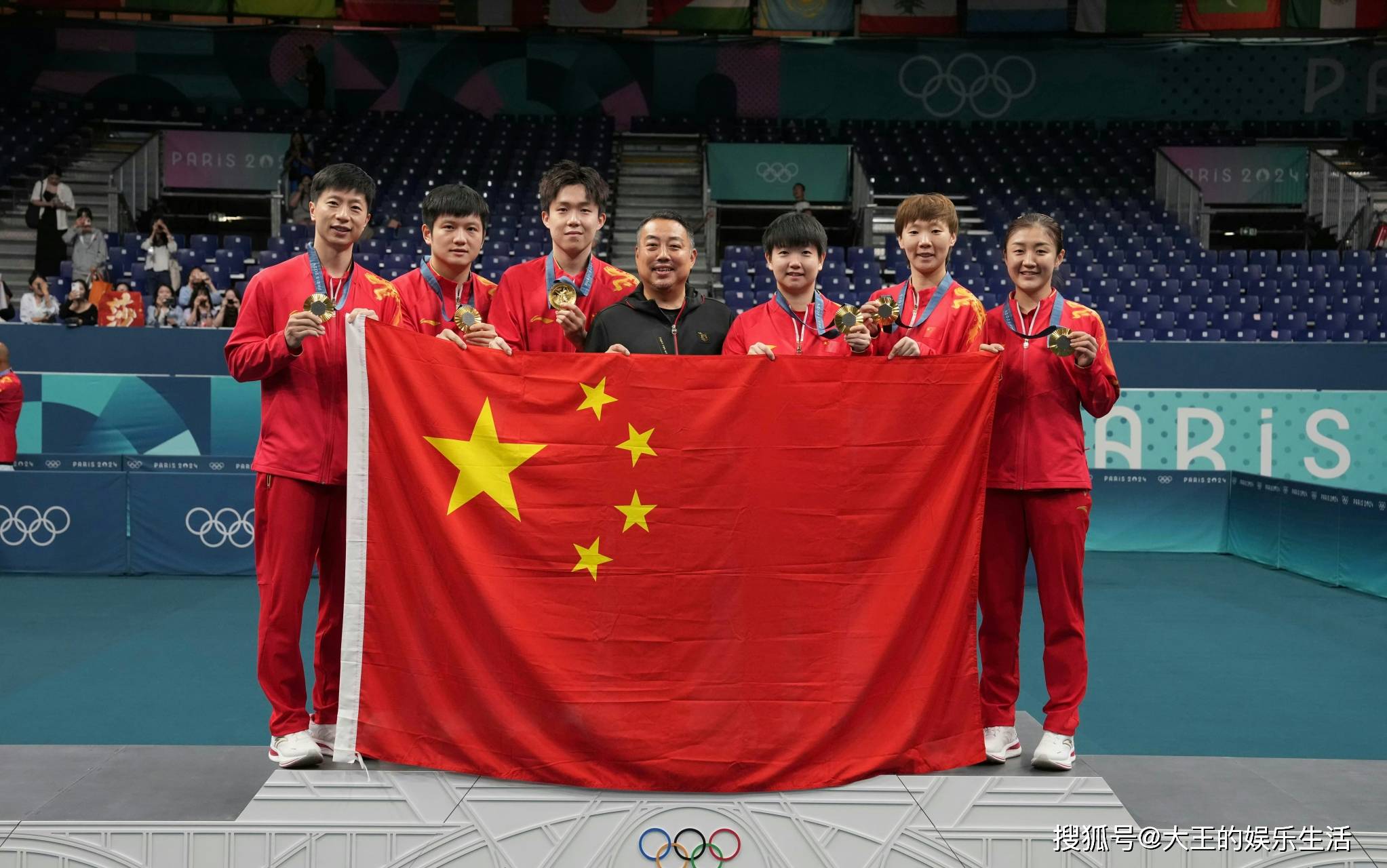 包含羽毛球赛场上刘国梁再创辉煌的词条
