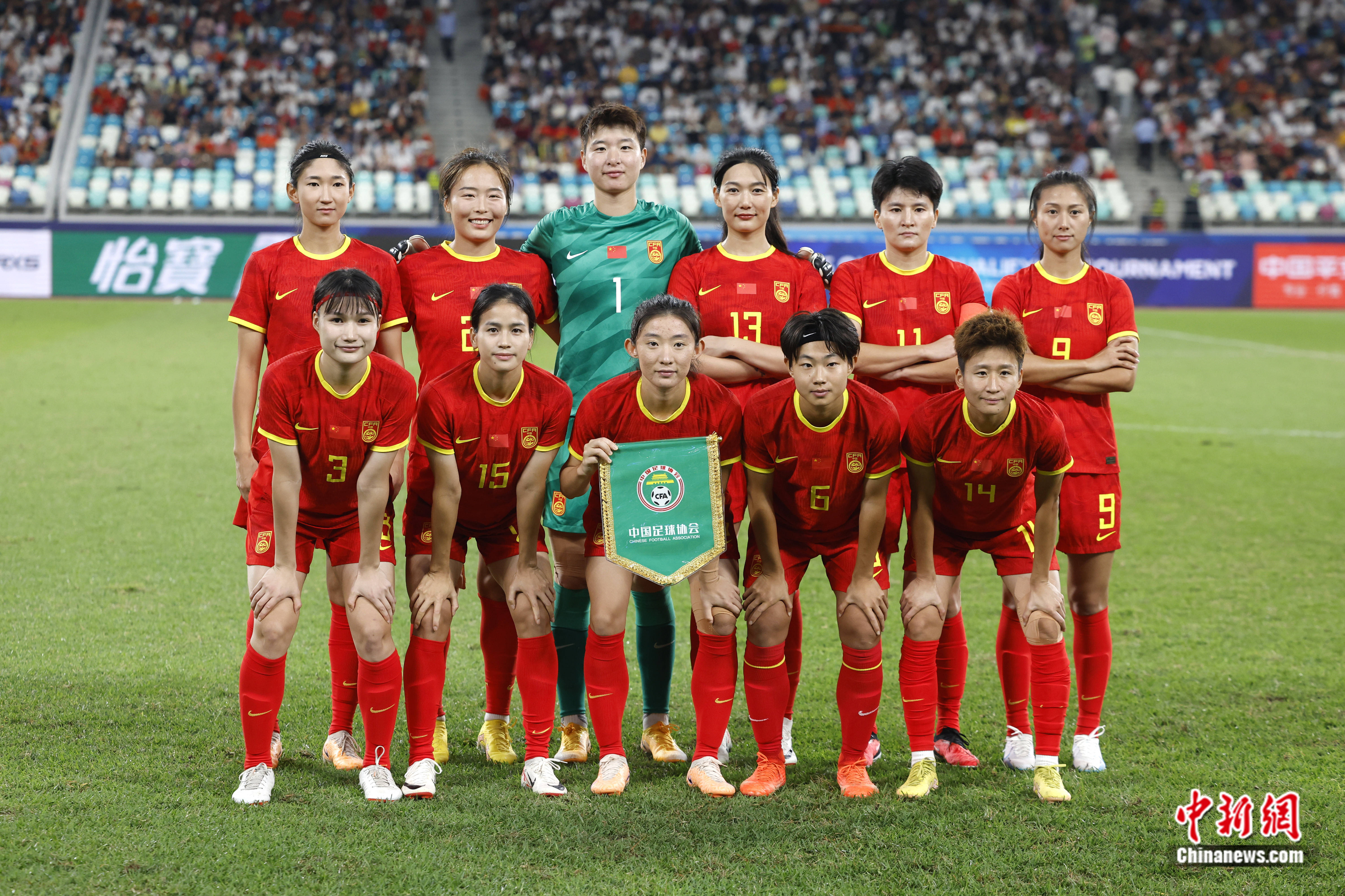 中国女足球员继续在国际足球赛中崭露头角的简单介绍