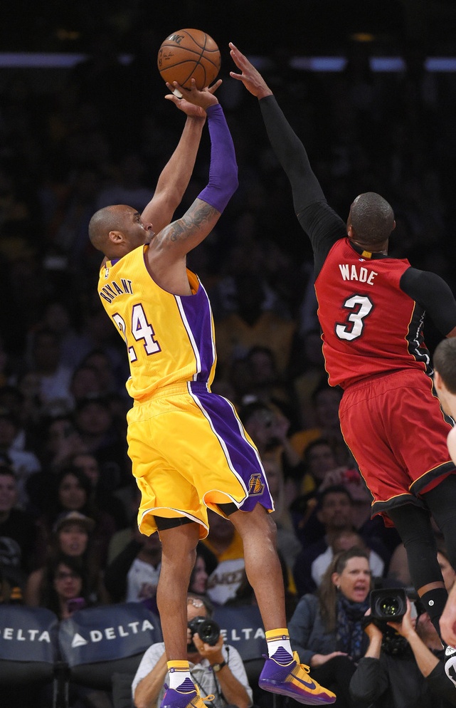 回顾NBA经典时刻:传奇再现的简单介绍 回顾NBA经典时刻:传奇再现的简单介绍