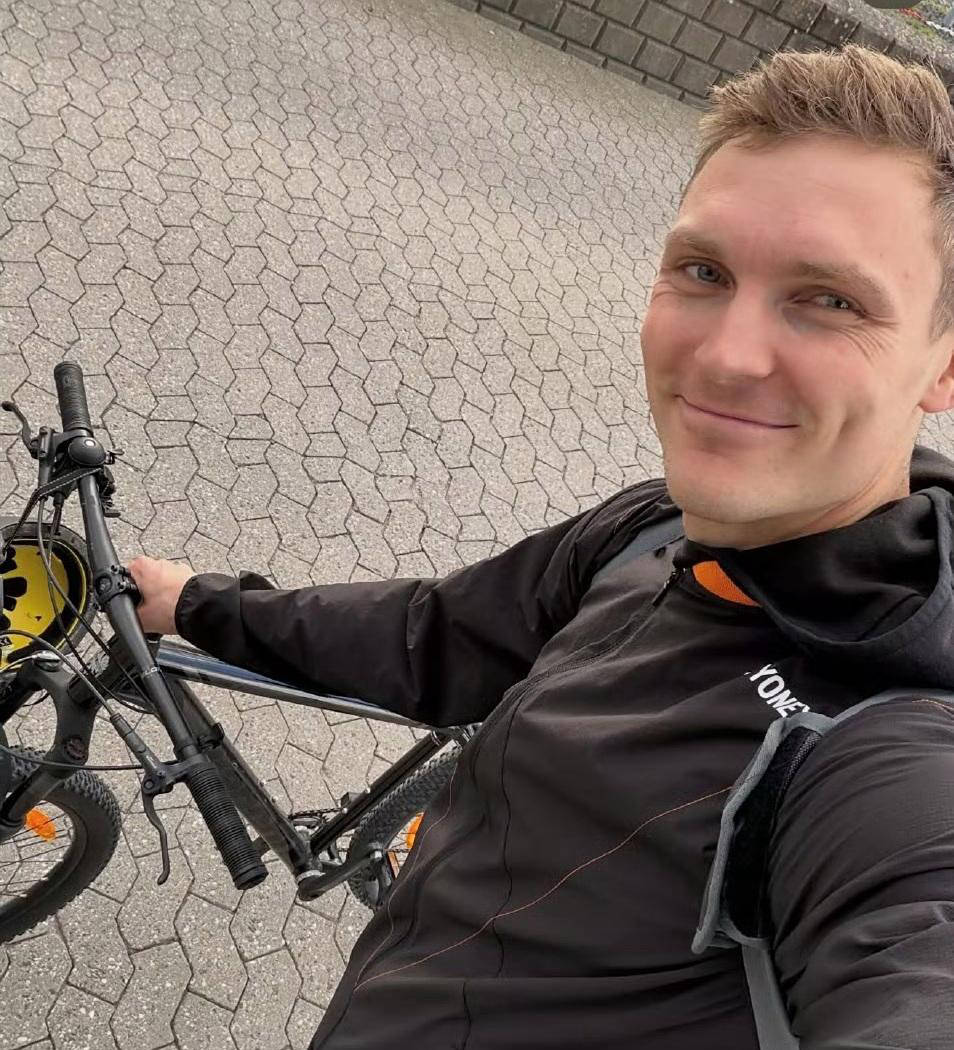 丹麦队险胜马来西亚队，安赛龙惊艳四座